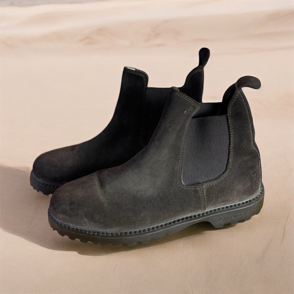 GORGEOUS Brown Suede Chelsea Boots SIZE 43 or men’s 9